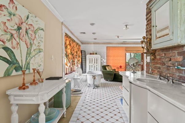 Bathroom, Dual Sink Vanities, Interior, Stone Walls