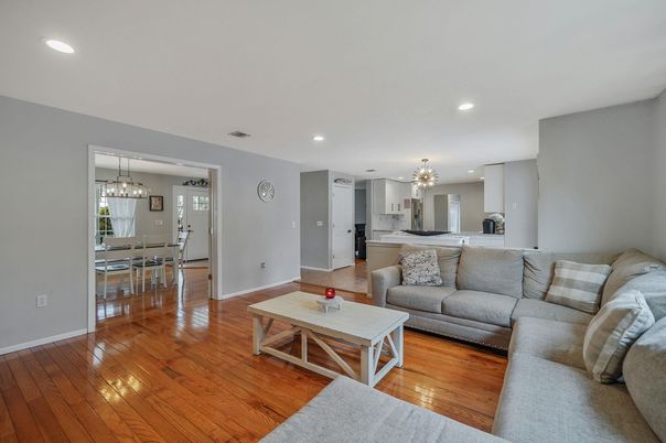 Chandelier, Dining room, Interior, Kitchen, Living room, Recessed Lighting, Wood Texture Flooring