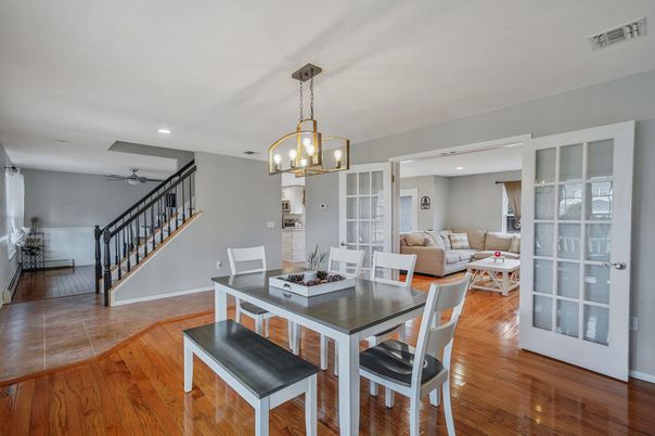 Dining room, Interior, Living room, Pendant Lights, Recessed Lighting, Wood Texture Flooring