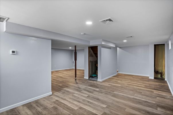 Empty room, Interior, Recessed Lighting, Wood Texture Flooring