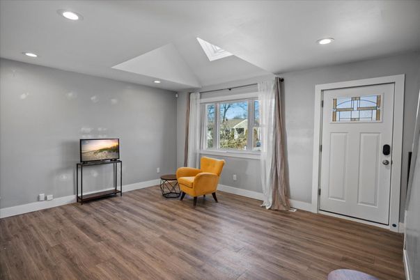 Interior, Recessed Lighting, Wood Texture Flooring