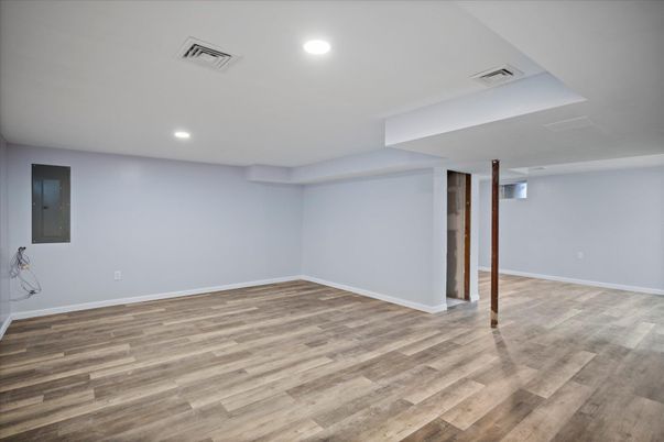 Empty room, Interior, Recessed Lighting, Wood Texture Flooring