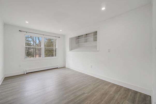 Empty room, Interior, Recessed Lighting, Wood Texture Flooring