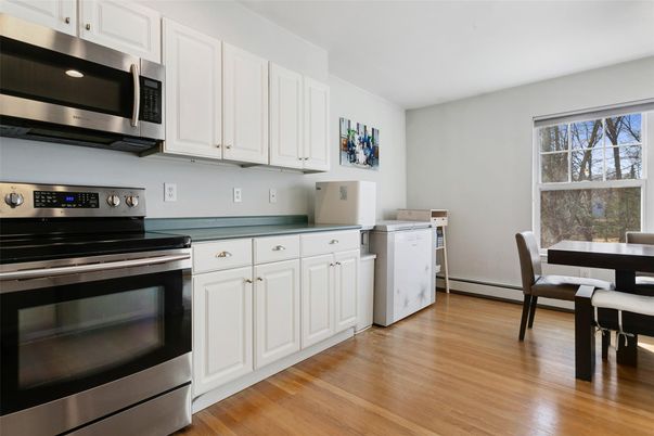 Dining room, Interior, Kitchen, Stainless Steel Appliances, Wood Texture Flooring