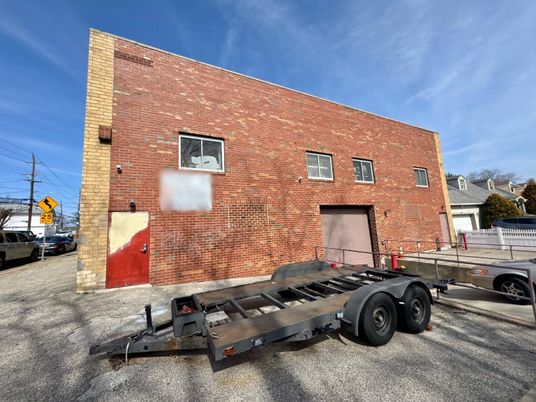 Exterior, Facade, Brick Facade, Rowhouse