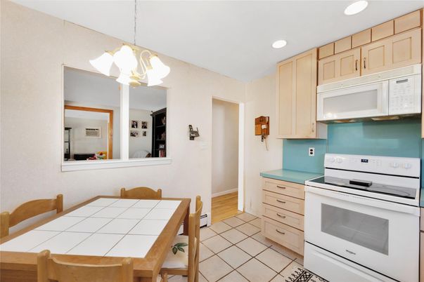 Dining room, Interior, Kitchen, Pendant Lights, Recessed Lighting