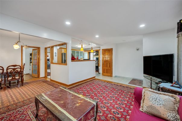 Dining room, Interior, Pendant Lights, Recessed Lighting