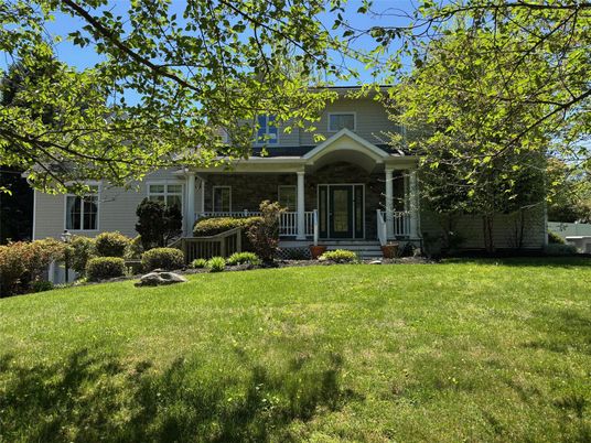 Backyard, Exterior, Facade, Queen Anne Victorian