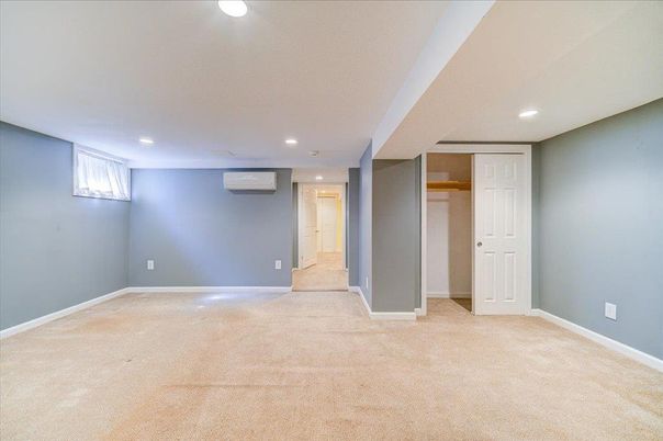 Empty room, Interior, Recessed Lighting