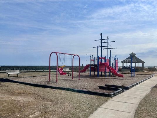 Backyard, Exterior, Playground