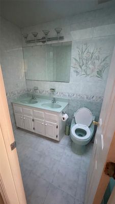 Bathroom, Dual Sink Vanities, Interior