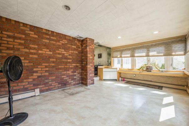 Empty room, Interior, Recessed Lighting, Stone Walls