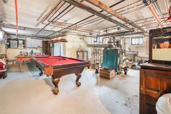 Billiard Table, Game Room, Interior