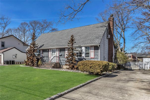 Backyard, Exterior, Facade, Cape Cod