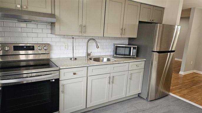 Interior, Kitchen, Stainless Steel Appliances, Wood Texture Flooring