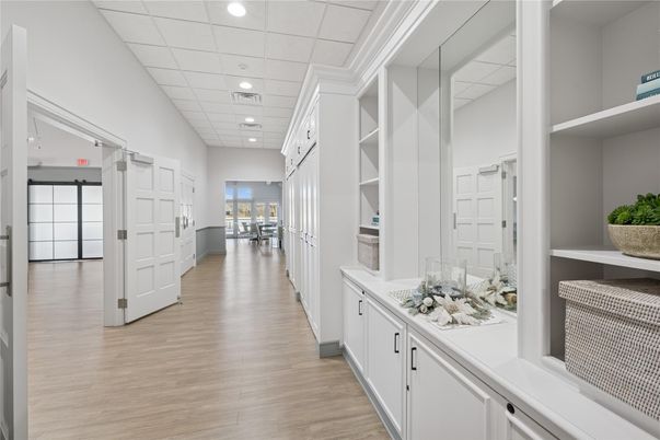 Interior, Recessed Lighting, Wood Texture Flooring