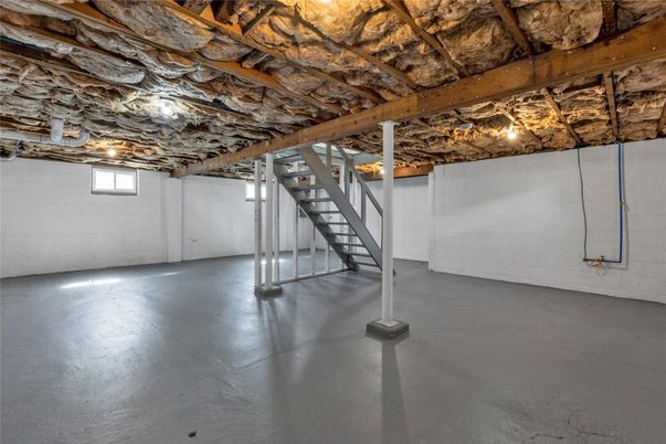 Empty room, Interior, Wooden Beams