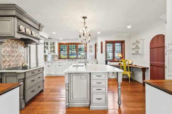 Chandelier, Interior, Kitchen, Recessed Lighting, Wood Texture Flooring