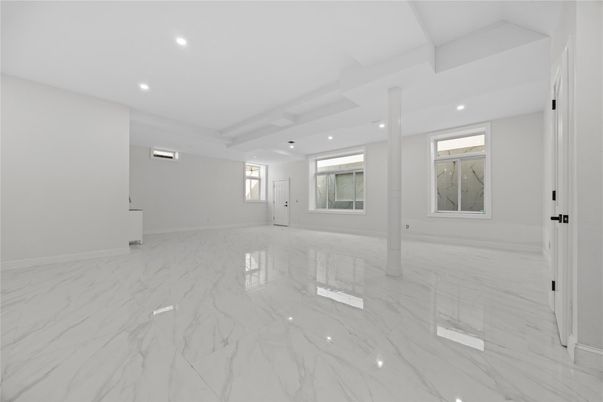Empty room, Interior, Marble, Recessed Lighting