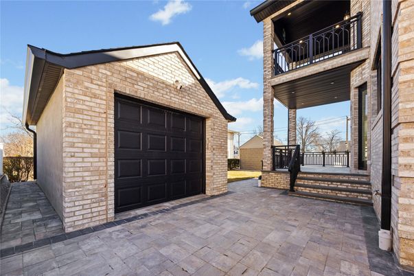 Detached Garage, Exterior