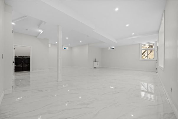 Empty room, Interior, Marble, Recessed Lighting