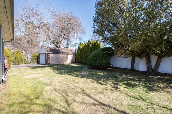 Backyard, Detached Garage, Exterior