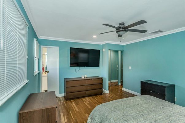 Bedroom, Interior, Recessed Lighting, Wood Texture Flooring
