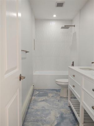 Bathroom, Interior, Recessed Lighting