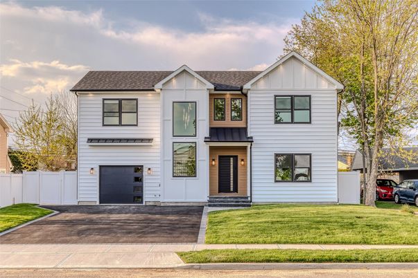 Attached, Exterior, Facade, Farmhouse