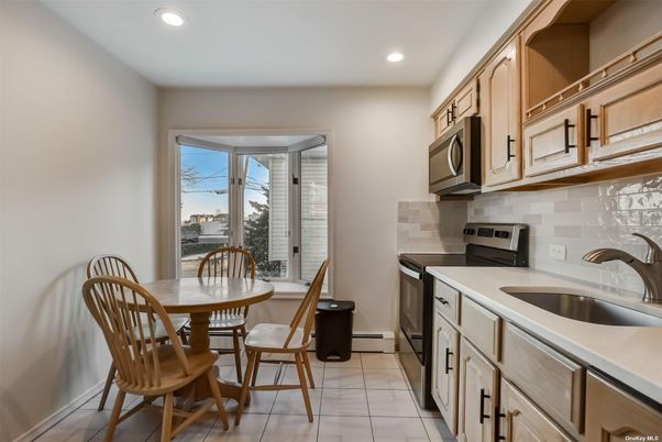 Dining room, Interior, Kitchen, Recessed Lighting