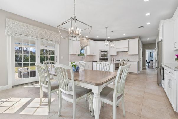 Dining room, Interior, Kitchen, Pendant Lights, Recessed Lighting, Stainless Steel Appliances