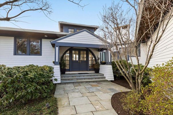 Exterior, Facade, American Craftsman