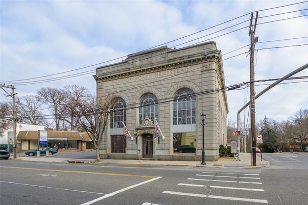 Exterior, Facade, None