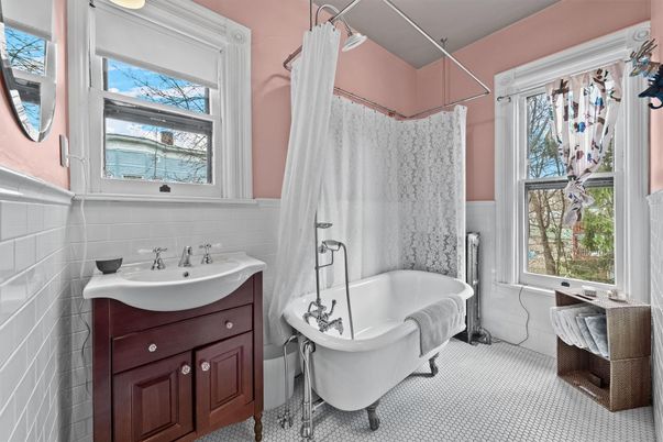 Bathroom, Free Standing Baths, Interior