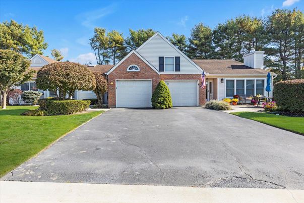 Attached, Exterior, Facade, Brick Facade, Ranch