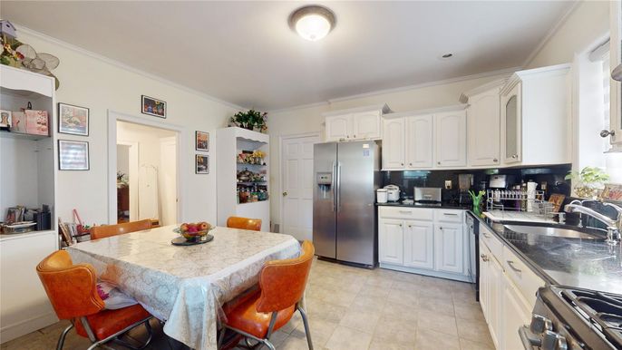 Dining room, Interior, Kitchen, Stainless Steel Appliances