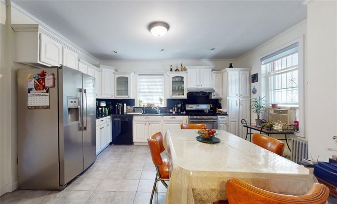 Dining room, Interior, Kitchen, Stainless Steel Appliances