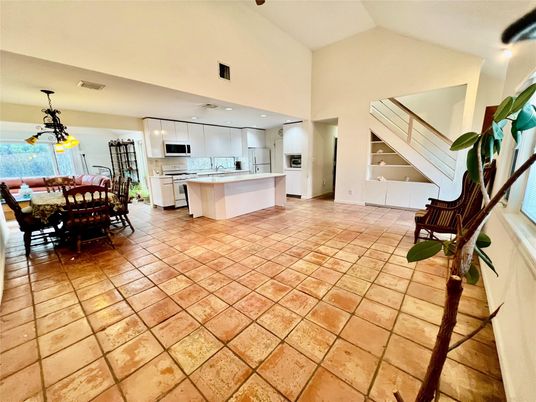 Dining room, Interior, Kitchen, Pendant Lights, Recessed Lighting, Stainless Steel Appliances