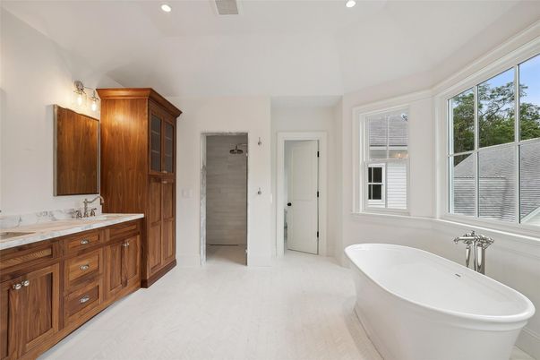 Bathroom, Dual Sink Vanities, Free Standing Baths, Interior, Recessed Lighting