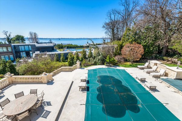 Exterior, Pool, Water