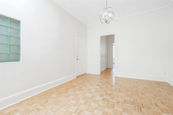 Chandelier, Empty room, Interior, Wood Texture Flooring