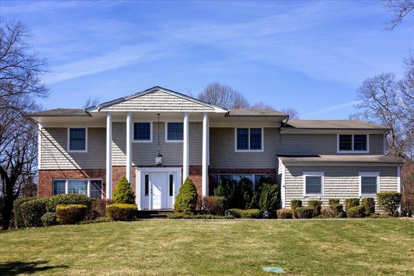 Exterior, Facade, Brick Facade, Split Level