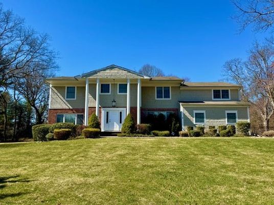 Backyard, Exterior, Facade, Brick Facade, Split Level