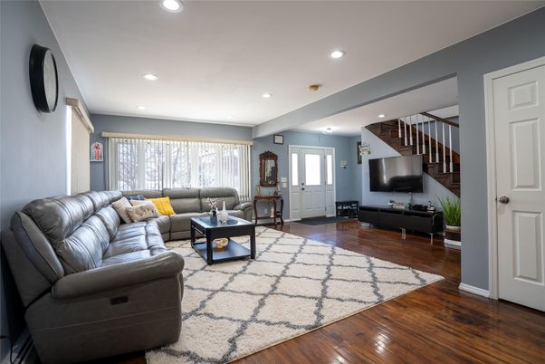Interior, Living room, Recessed Lighting, Wood Texture Flooring
