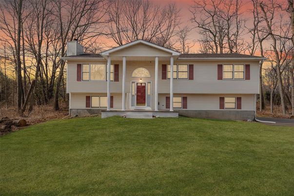 Exterior, Facade, Raised Ranch