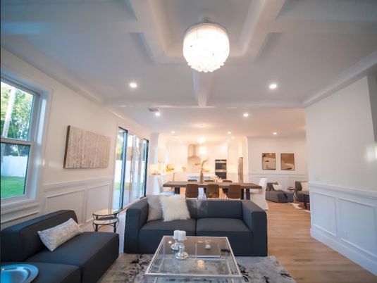 Chandelier, Dining room, Interior, Kitchen, Living room, Recessed Lighting, Wood Texture Flooring
