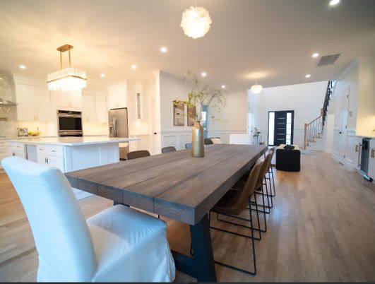 Chandelier, Dining room, Interior, Kitchen, Pendant Lights, Recessed Lighting, Stainless Steel Appliances, Wood Texture Flooring