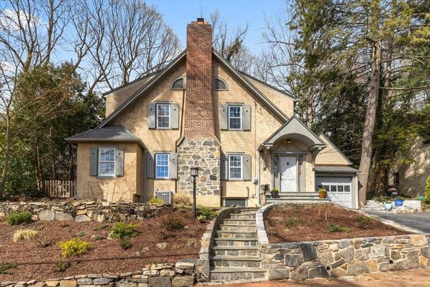 Attached, Exterior, Facade, Tudor Revival