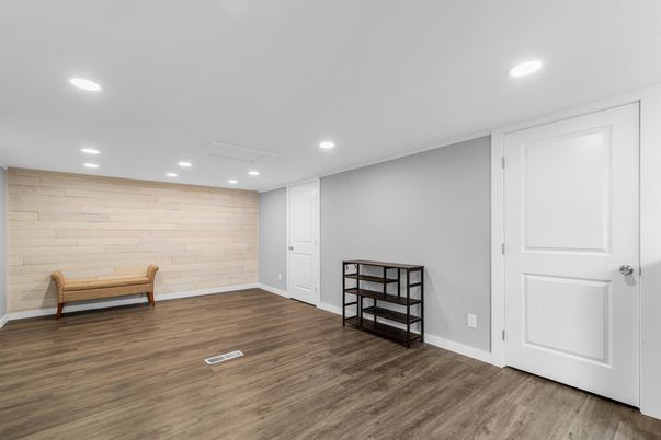 Empty room, Interior, Recessed Lighting, Wood Texture Flooring, Wooden Walls