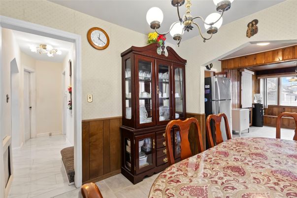Chandelier, Dining room, Interior, Kitchen